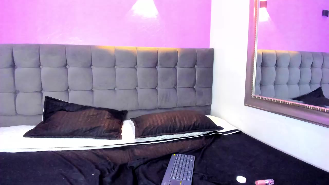 Candypoppy77 Live Cam Screenshot – 2025-08-06 23:17:25