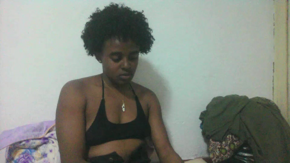 Cat_yanis Live Cam Screenshot – 2025-10-21 16:48:05