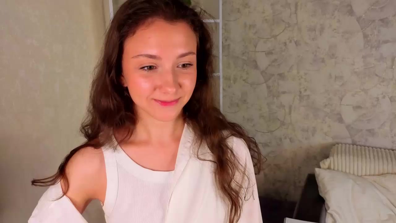 CatheyPrekker Live Cam Screenshot – 2025-08-15 05:47:29