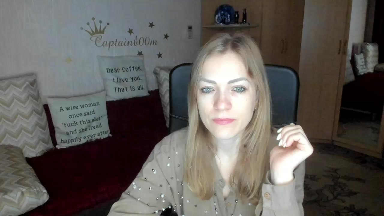 CherishSia Live Cam Screenshot – 2025-09-12 03:03:51