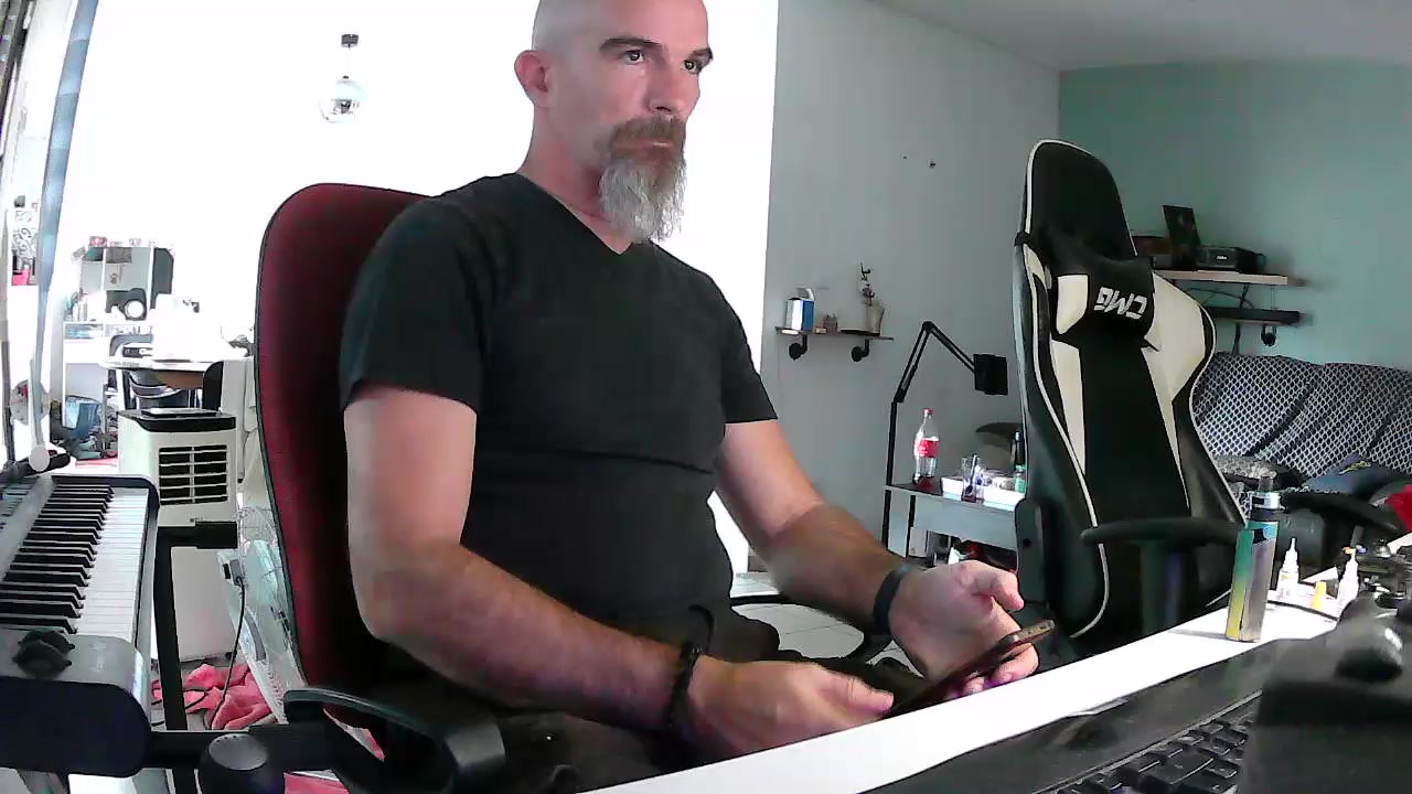 ChrisDuGard30 Live Cam Screenshot – 2025-08-18 13:10:28