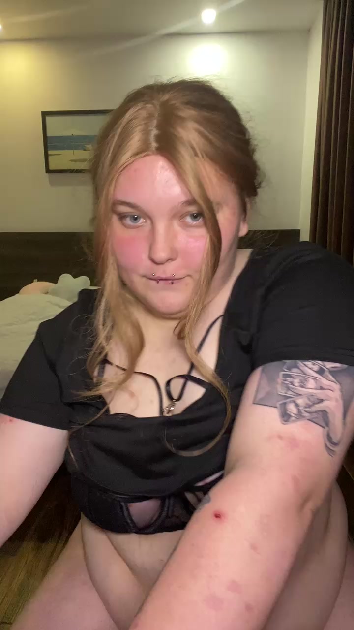 ChubbyLizzy3 Live Cam Screenshot – 2025-08-03 21:27:48