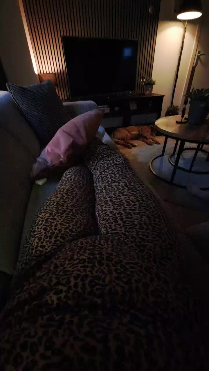 ChubbyPussyxxx Live Cam Screenshot – 2025-09-02 18:20:29