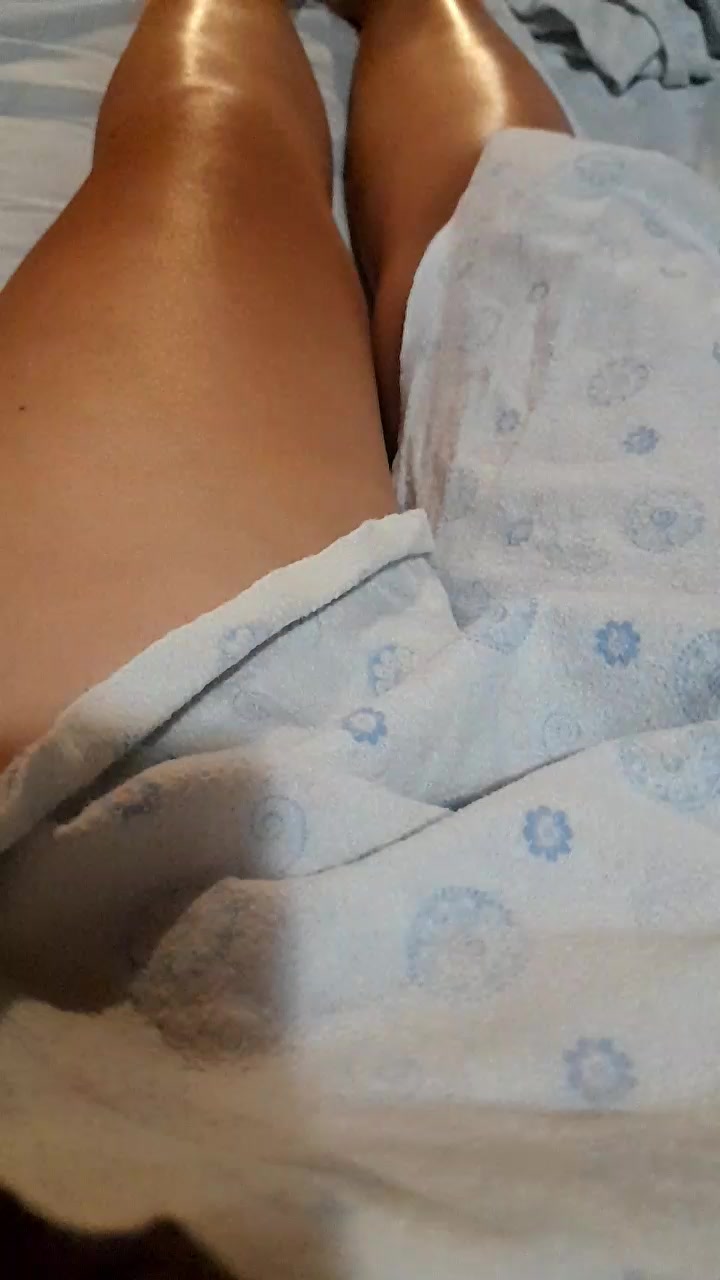 Cora19981 Live Cam Screenshot – 2025-08-20 21:53:07