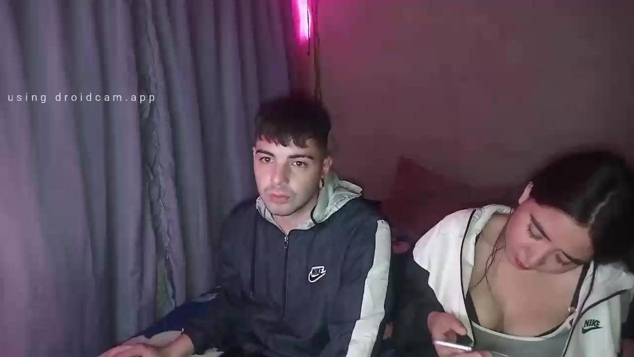 Couplerhot Live Cam Screenshot – 2025-08-25 05:12:26