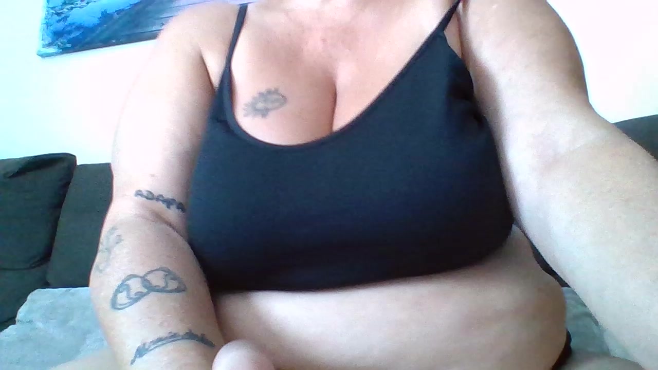Curvycanary80 Live Cam Screenshot – 2025-08-04 15:28:50
