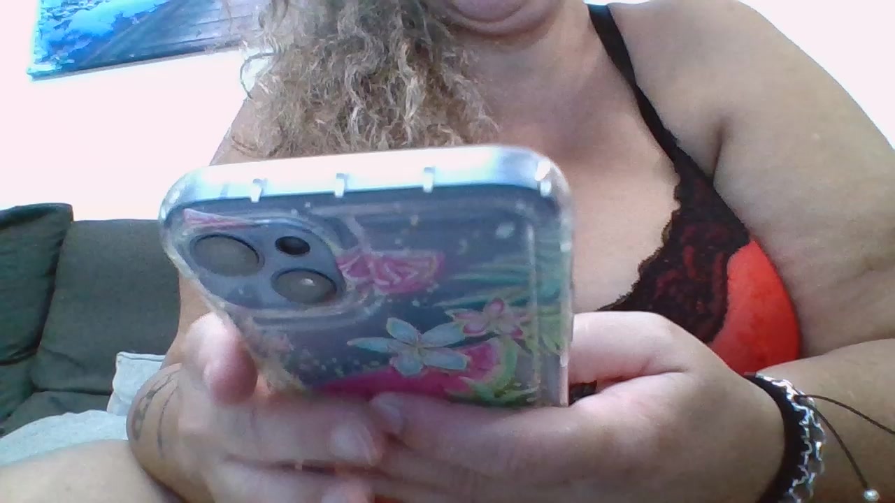 Curvycanary80 Live Cam Screenshot – 2025-09-15 07:20:49