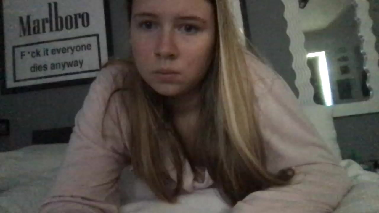 CurvykaylaXX Live Cam Screenshot – 2025-09-01 17:46:11