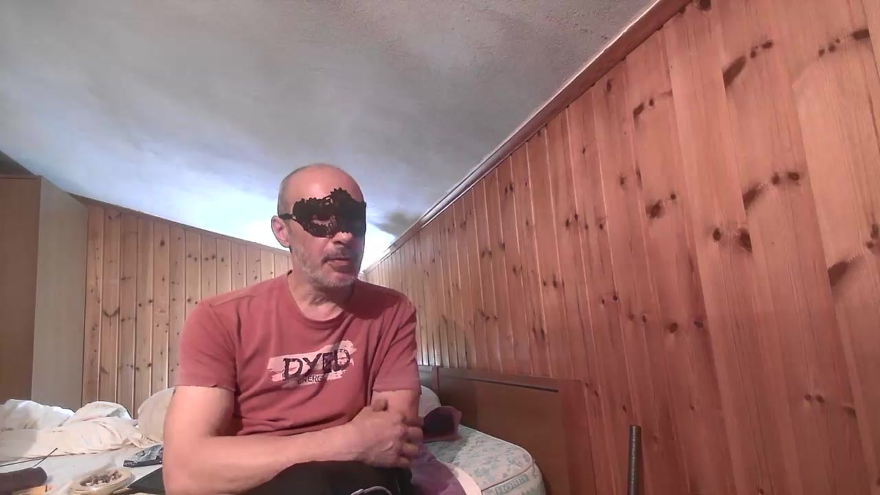 Dandimdn Live Cam Screenshot – 2025-08-22 00:28:25