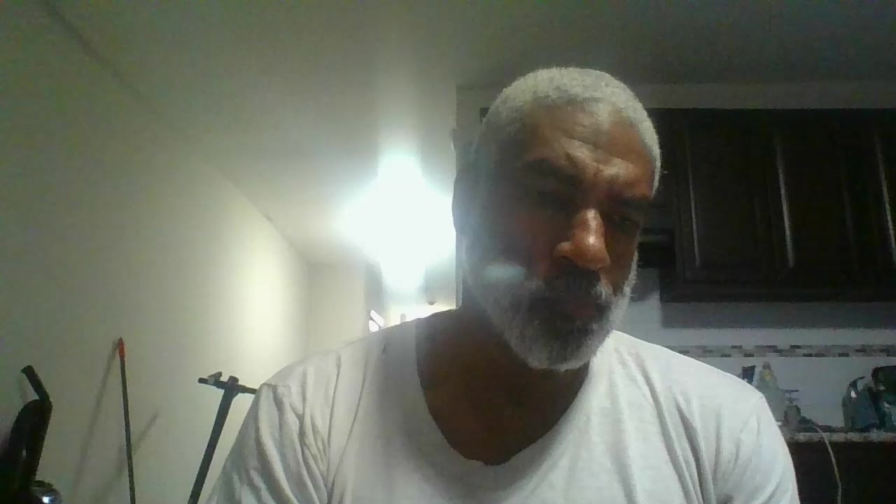 Darrin080 Live Cam Screenshot – 2025-08-04 03:25:38