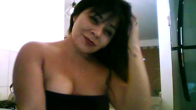 DeluxeDesir Live Cam Screenshot – 2025-08-16 02:56:59