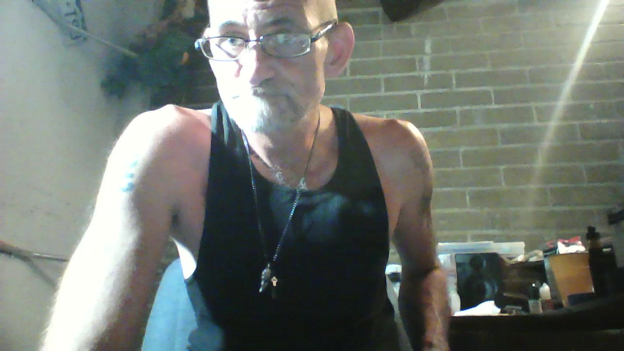 DenYSwaFf Live Cam Screenshot – 2025-08-04 04:34:18