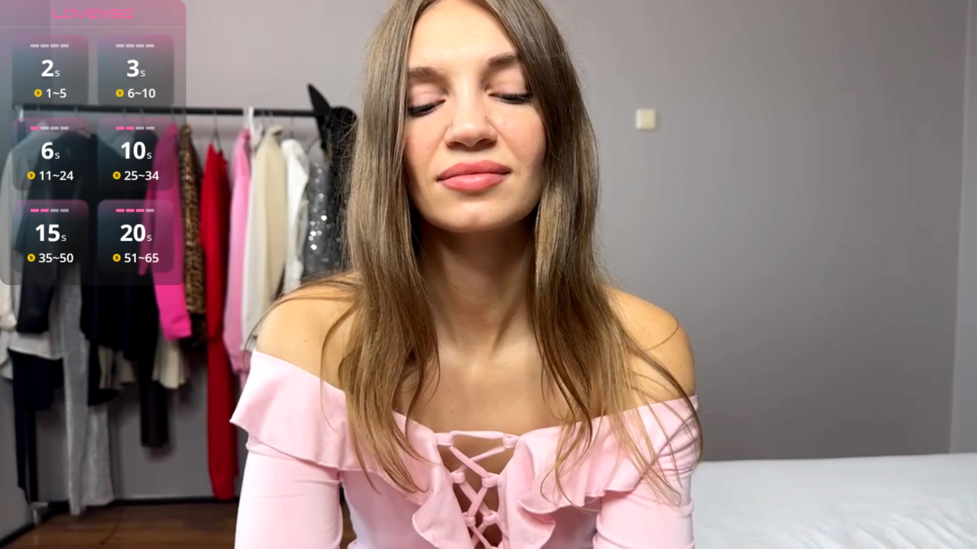 DevonLandrigan Live Cam Screenshot – 2025-09-17 07:17:04