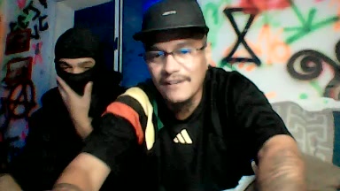 Doug2025 Live Cam Screenshot – 2025-08-22 01:04:52