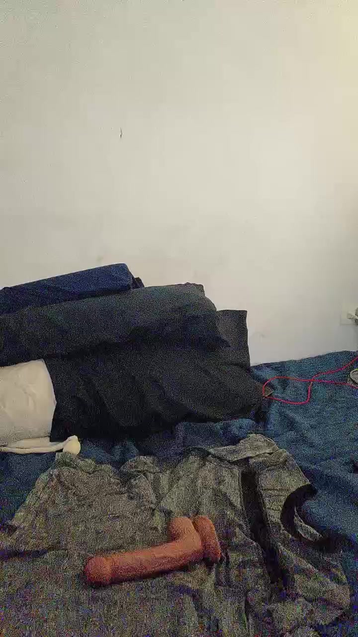 DrHornyG Live Cam Screenshot – 2025-08-19 17:17:52