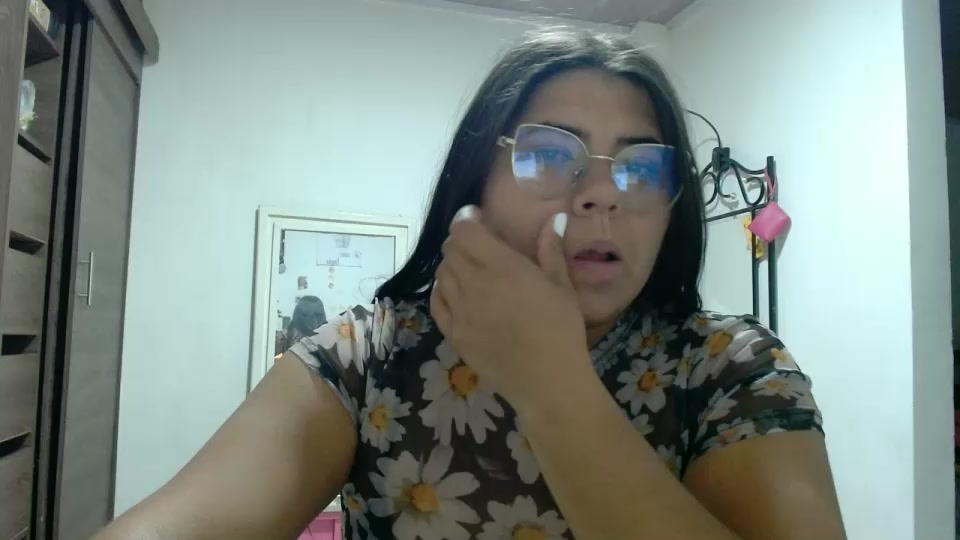 Dulce_cloee Live Cam Screenshot – 2025-08-06 00:16:43