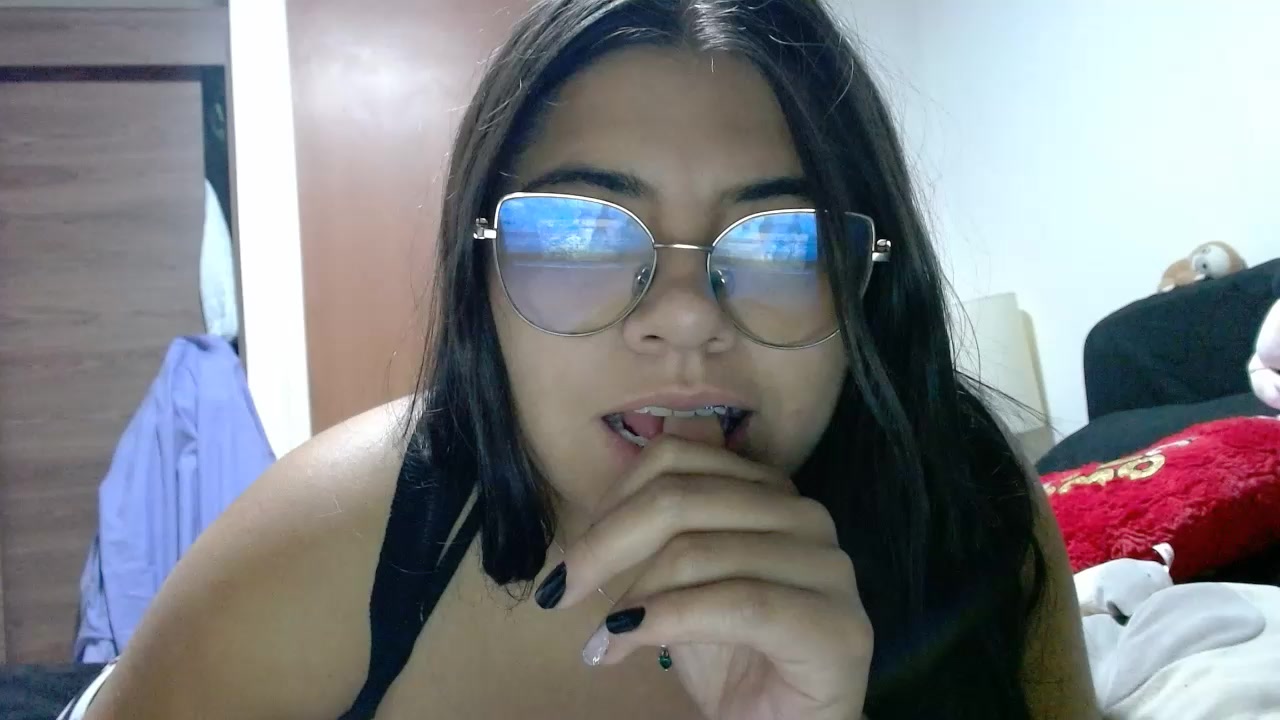 Dulce_cloee Live Cam Screenshot – 2025-10-11 03:40:14