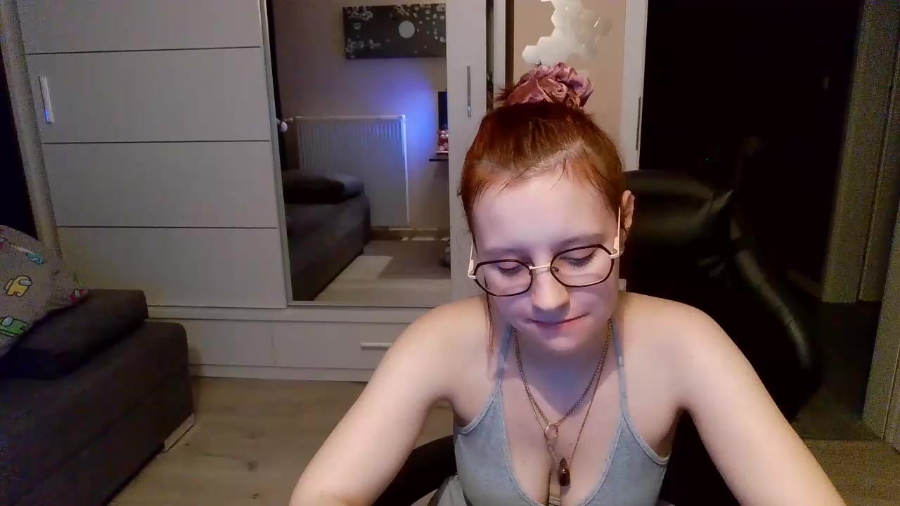ElianaSweetnes Live Cam Screenshot – 2025-08-05 20:02:06