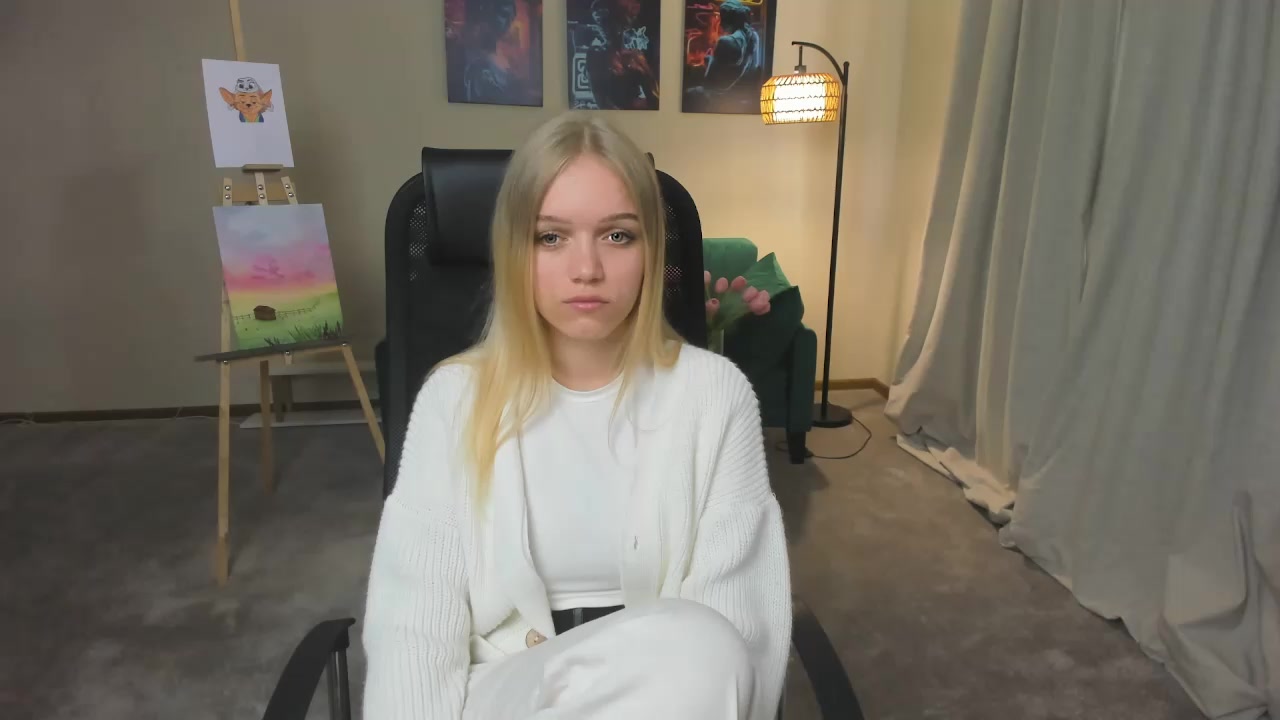 EliciaKrissie Live Cam Screenshot – 2025-08-21 11:42:38