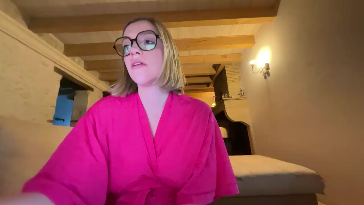 ElisaRosax Live Cam Screenshot – 2025-09-12 17:56:06