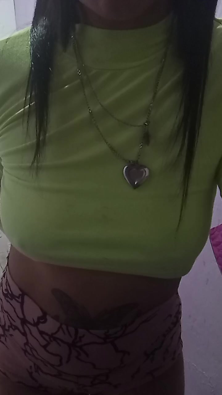 Ema96hot Live Cam Screenshot – 2025-08-04 01:30:10