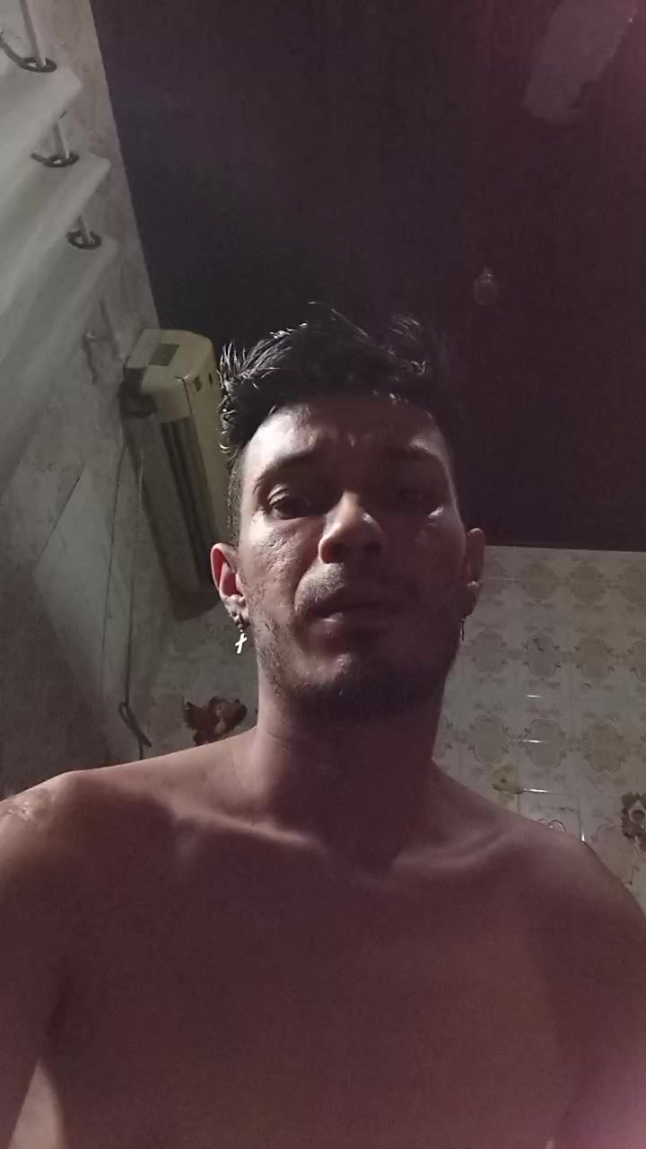 EmePaulo Live Cam Screenshot – 2025-08-19 18:48:33