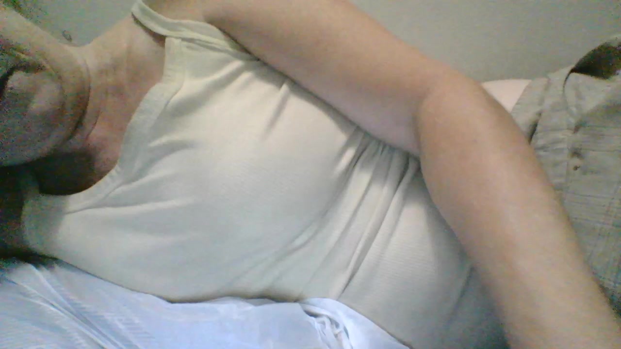 Emilylyn2501 Live Cam Screenshot – 2025-08-07 22:45:36