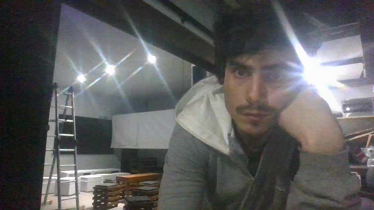 Emmar09 Live Cam Screenshot – 2025-08-04 06:36:34