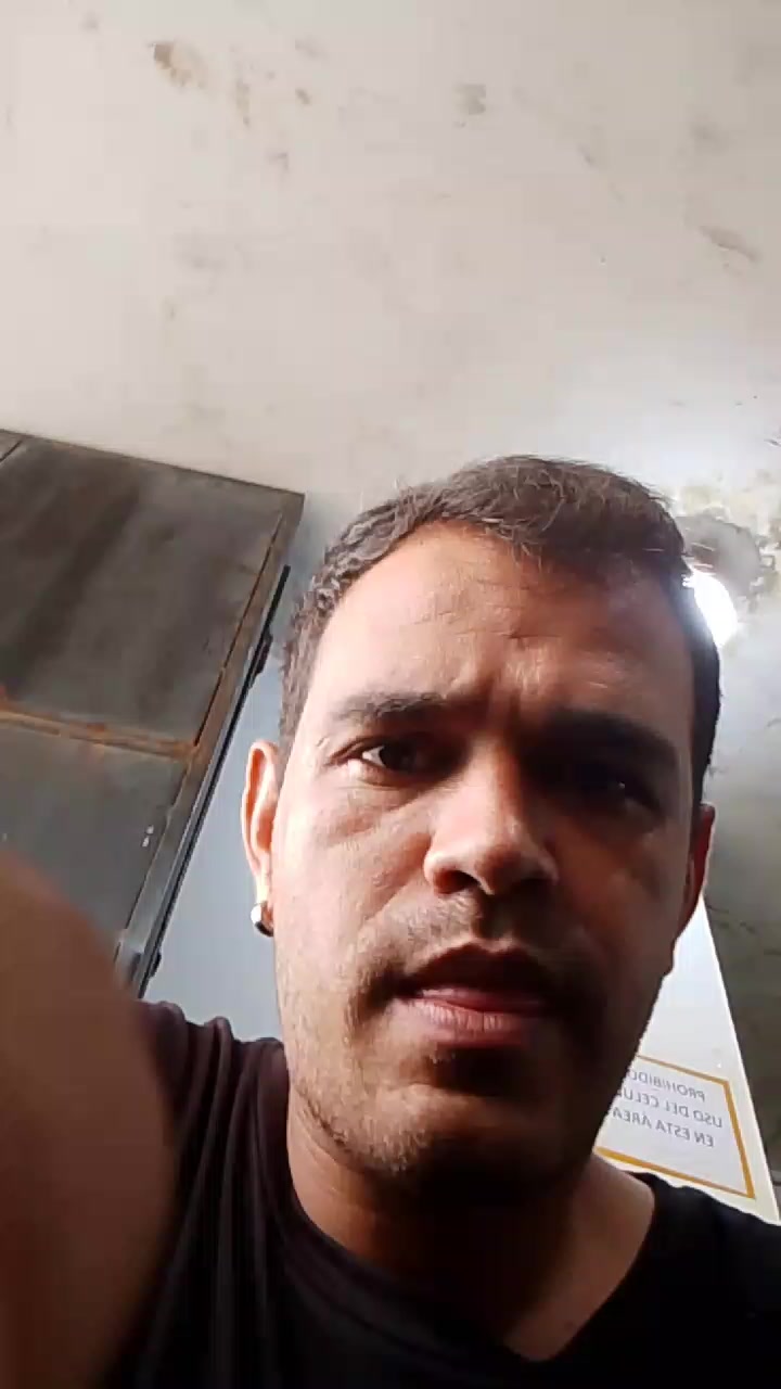 Enri1992 Live Cam Screenshot – 2025-08-27 17:23:46