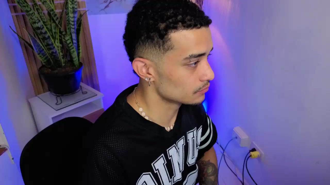 Eros_chipre Live Cam Screenshot – 2025-08-05 03:42:27