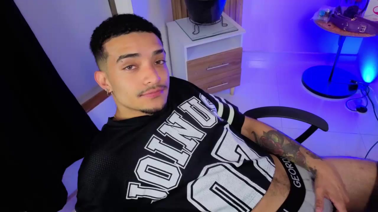 Eros_chipre Live Cam Screenshot – 2025-08-05 04:15:15