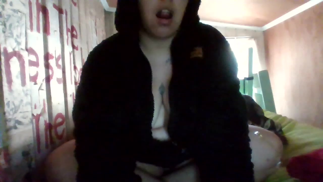 Estixuwu Live Cam Screenshot – 2025-08-07 20:06:30