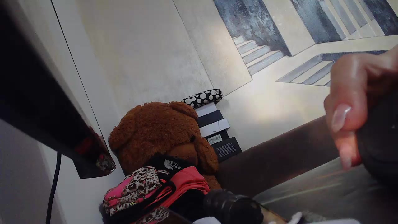 Evelynes Live Cam Screenshot – 2025-09-15 05:06:20