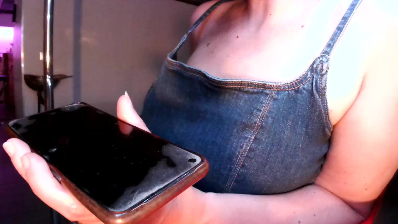 Exhibouplus Live Cam Screenshot – 2025-08-15 20:41:33