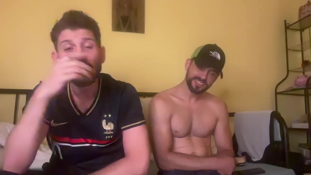 FRENCHBROMANCE Live Cam Screenshot – 2025-08-21 21:27:30