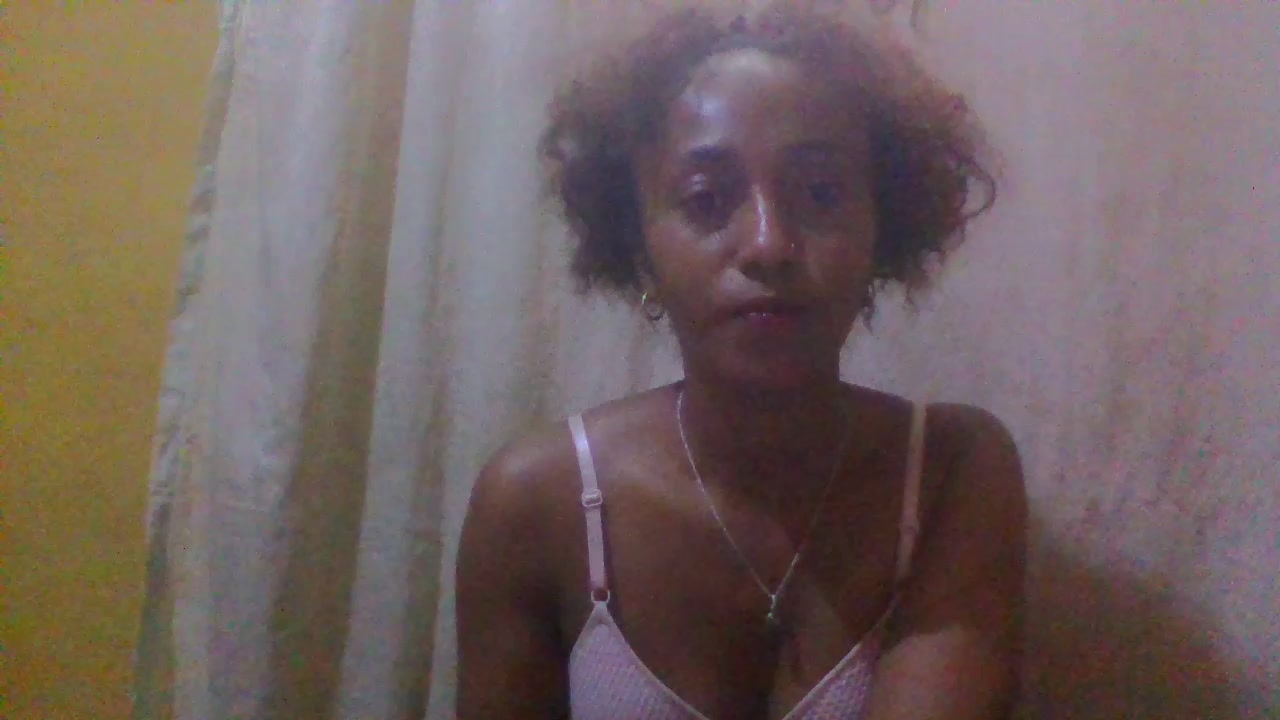 Faly97 Live Cam Screenshot – 2025-08-19 07:06:24