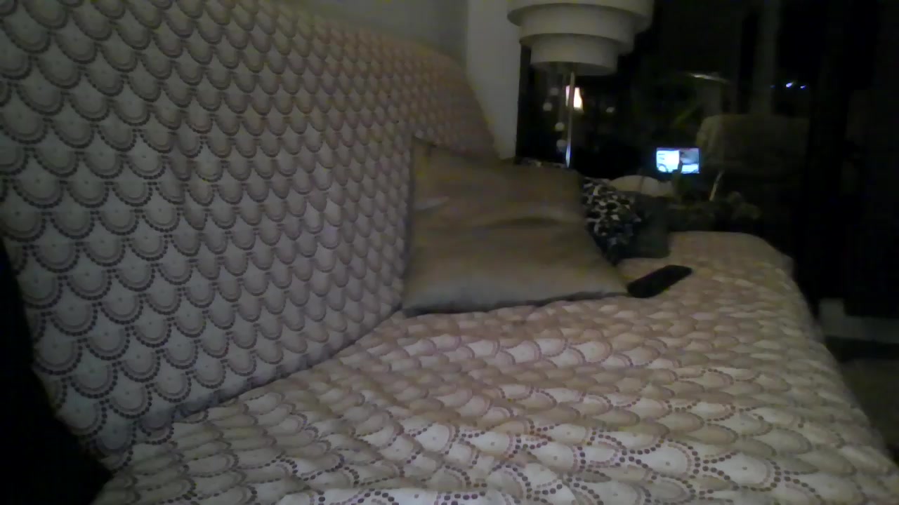 Faya973 Live Cam Screenshot – 2025-08-19 21:51:50