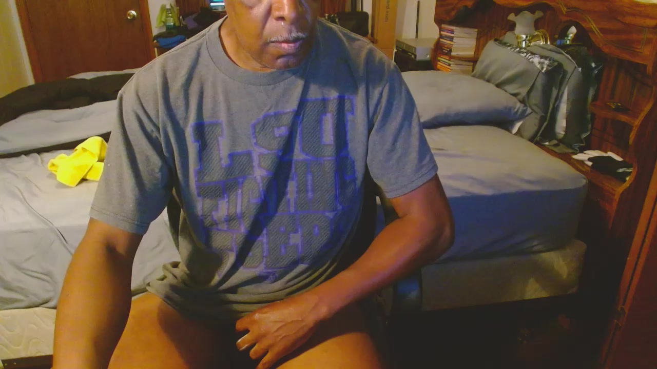Friendlyguy3 Live Cam Screenshot – 2025-08-24 04:52:45