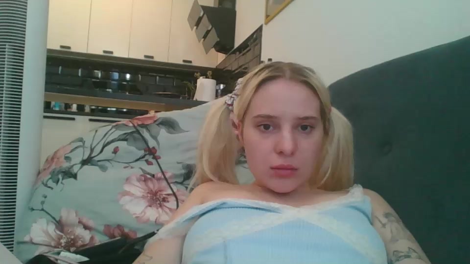 Fuckmegoodpls Live Cam Screenshot – 2025-09-03 04:53:43