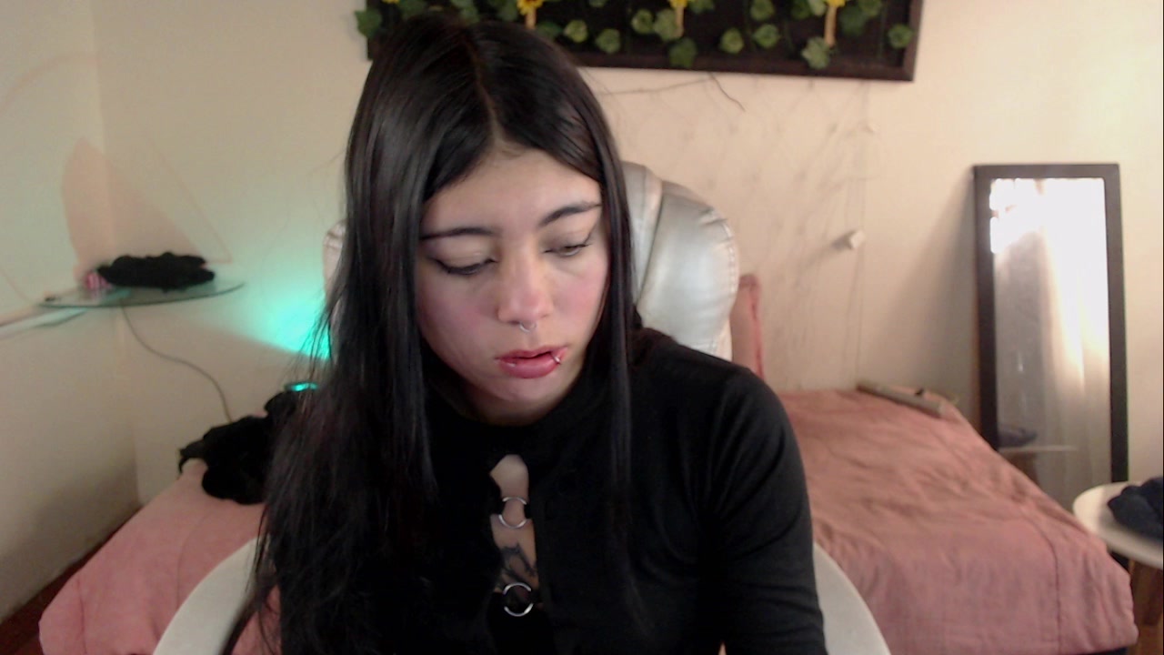 Gabriella_live Live Cam Screenshot – 2025-08-05 17:26:34