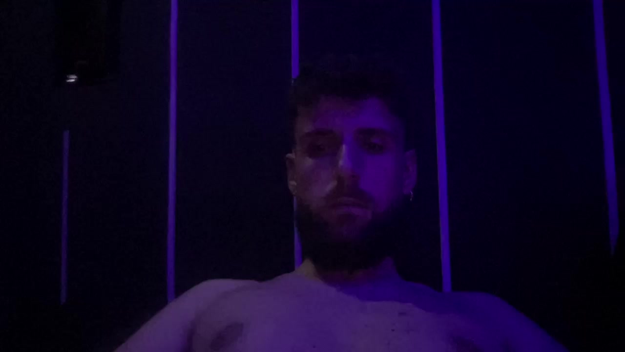 GennyStefano Live Cam Screenshot – 2025-08-14 17:36:33