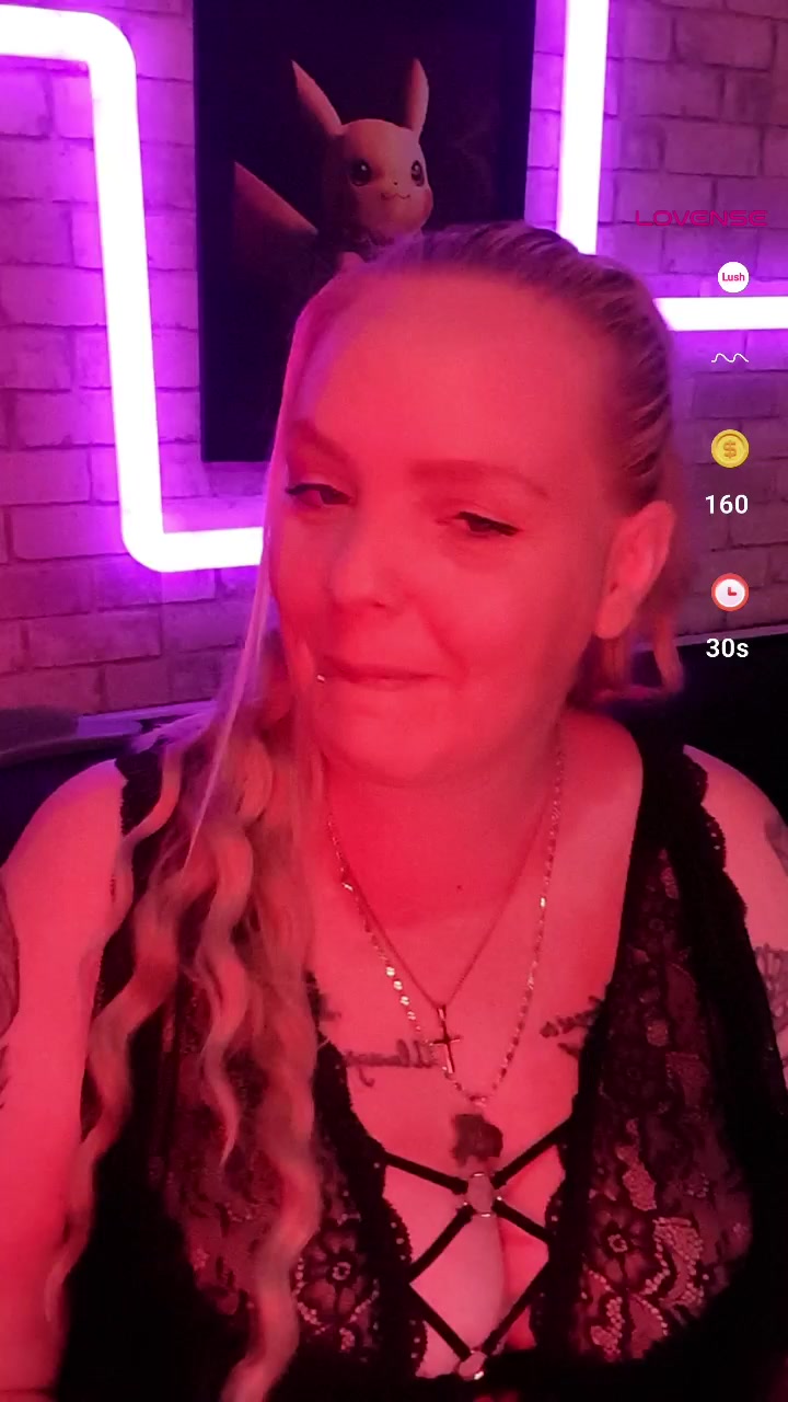 Gipsygirl1994 Live Cam Screenshot – 2025-08-29 21:18:28