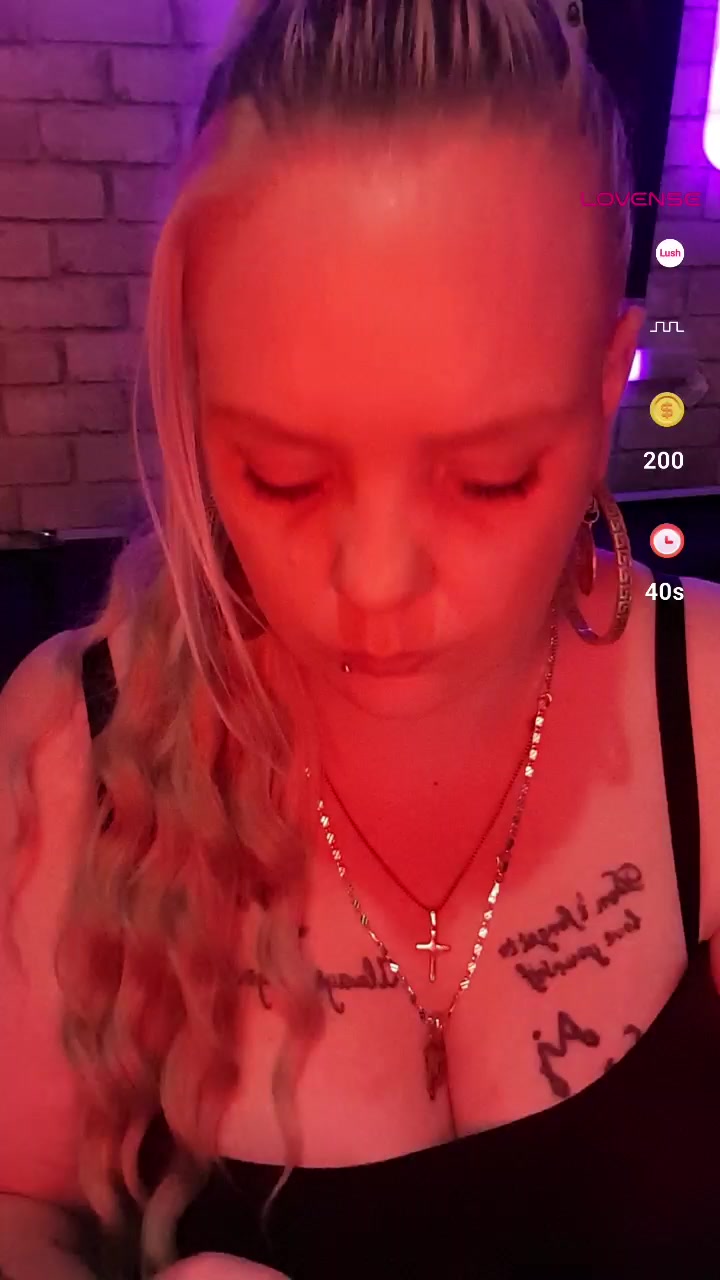 Gipsygirl1994 Live Cam Screenshot – 2025-08-29 22:57:29