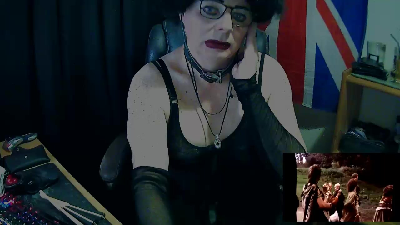 GothiqueFatale Live Cam Screenshot – 2025-09-01 01:04:21