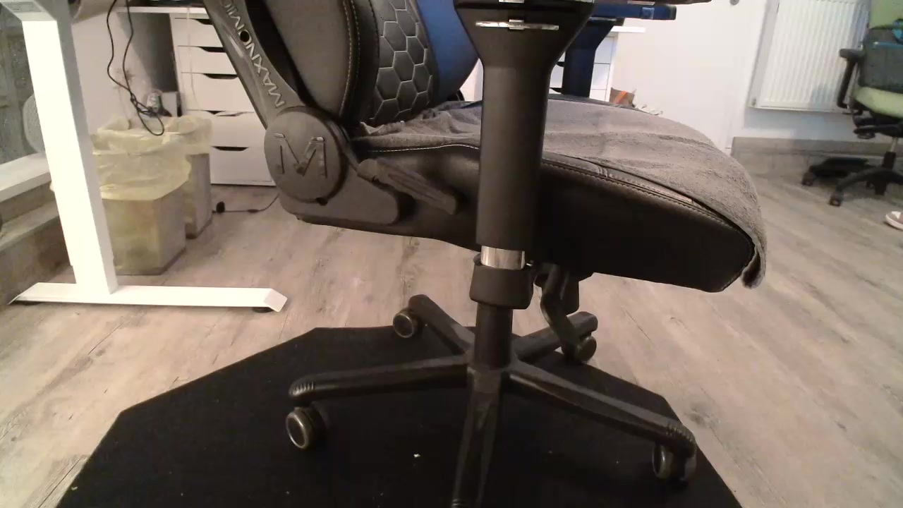 Gro0nk Live Cam Screenshot – 2025-08-19 22:21:47
