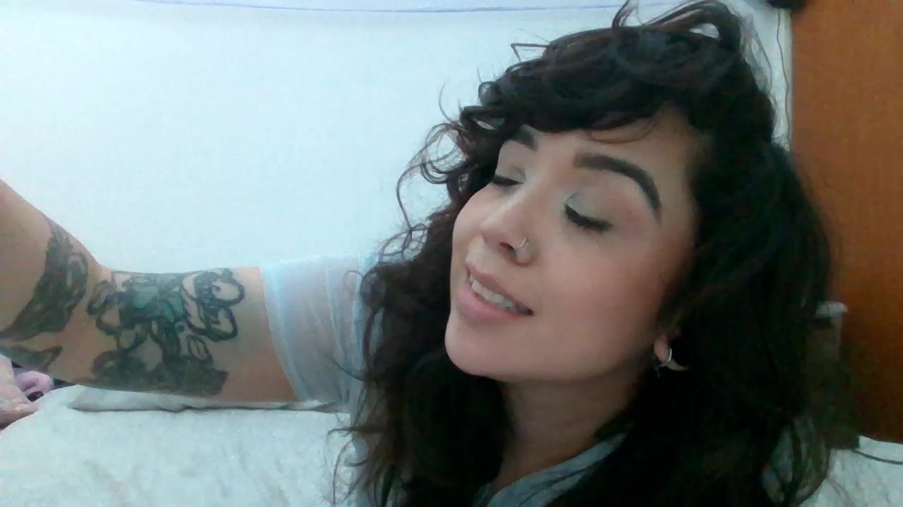 GypsyMamacita Live Cam Screenshot – 2025-08-07 17:26:08