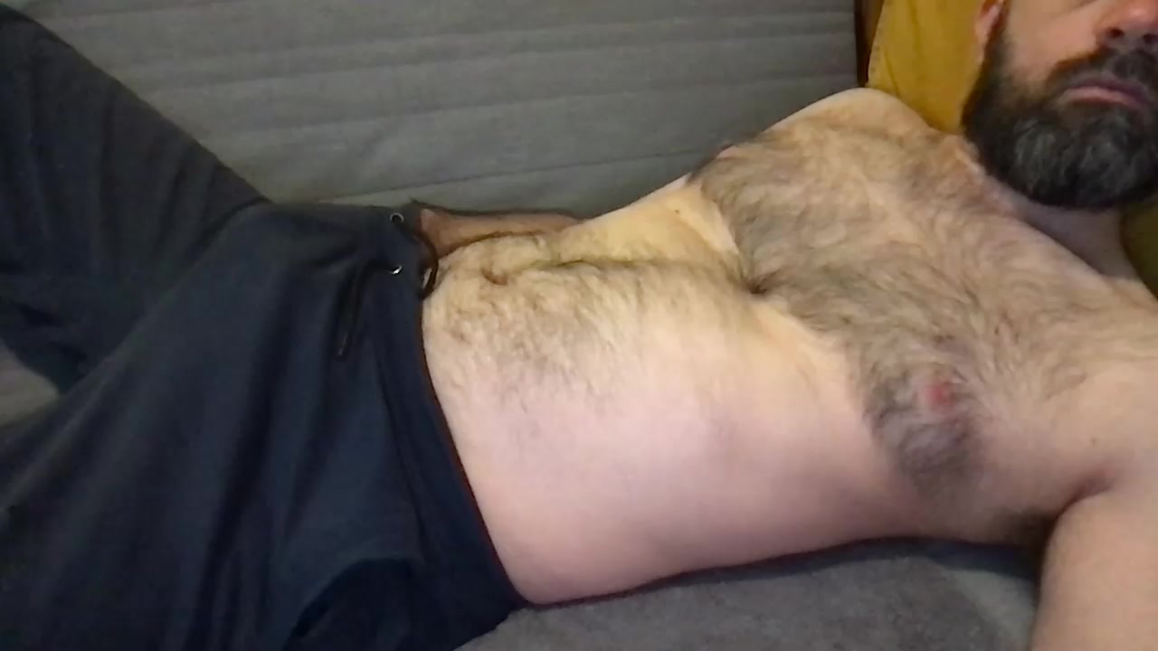 HairyFrenchMan Live Cam Screenshot – 2025-08-05 08:09:11