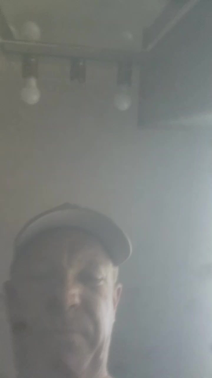 HornyHandyman3 Live Cam Screenshot – 2025-08-11 22:30:44