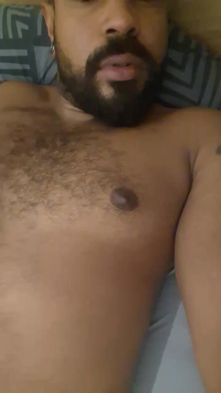 HotBlackBullFD Live Cam Screenshot – 2025-08-05 06:19:00