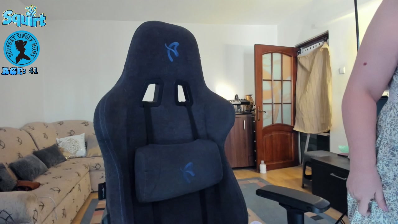 HotLynn42 Live Cam Screenshot – 2025-08-06 05:52:42